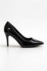 Black flats with a thin heel