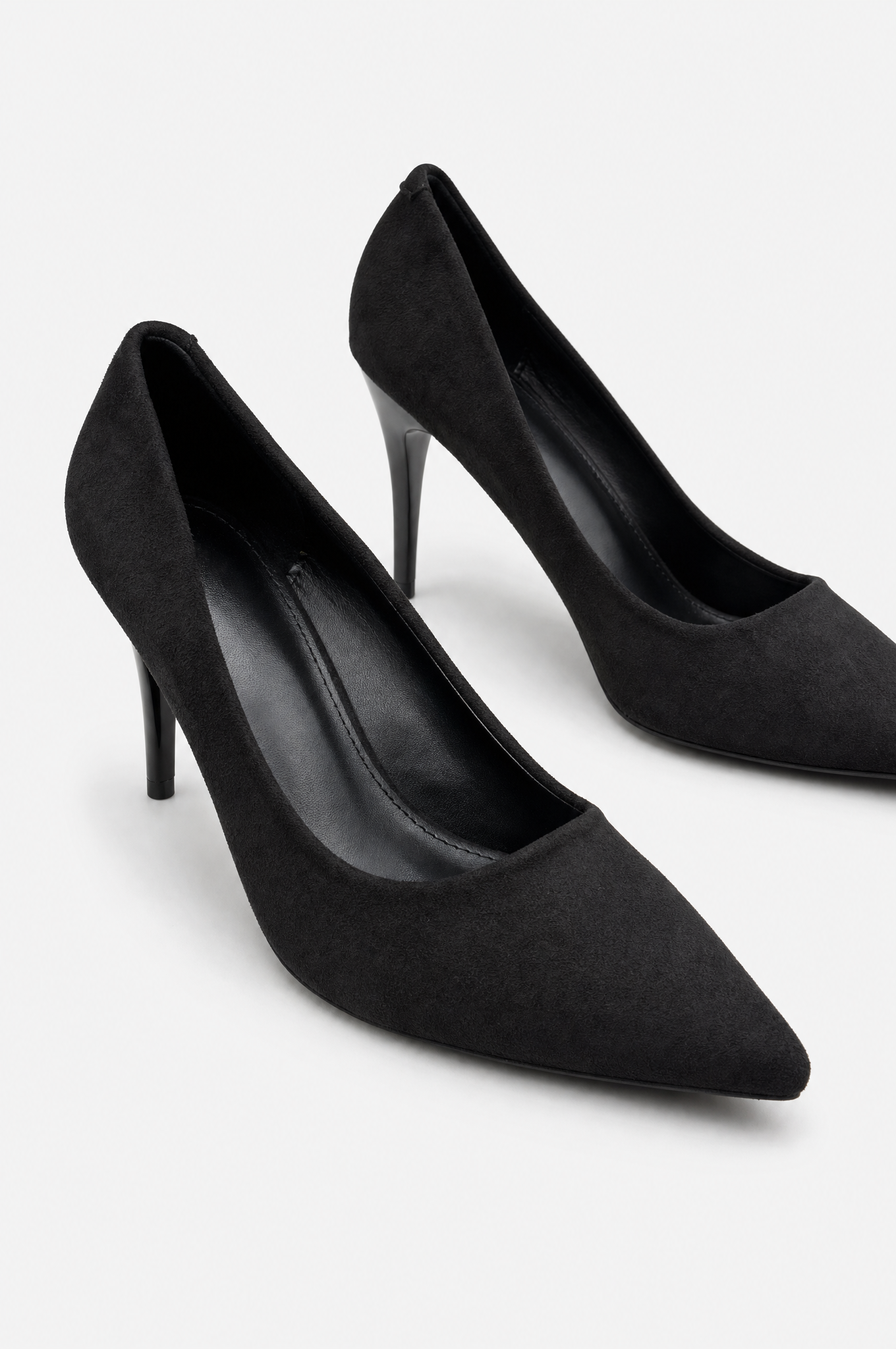 Black flats with a thin heel