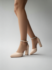 Nude sandale z debelo peto.