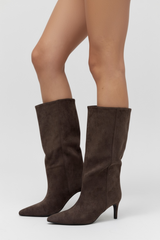Brown brushed boots with a thin heel