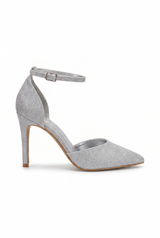 Gold heels on a thin heel